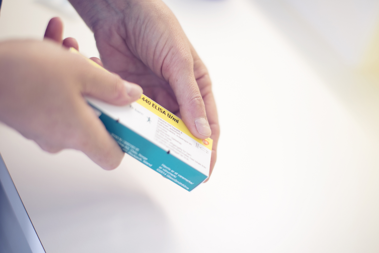 Vaksineeske i hånden